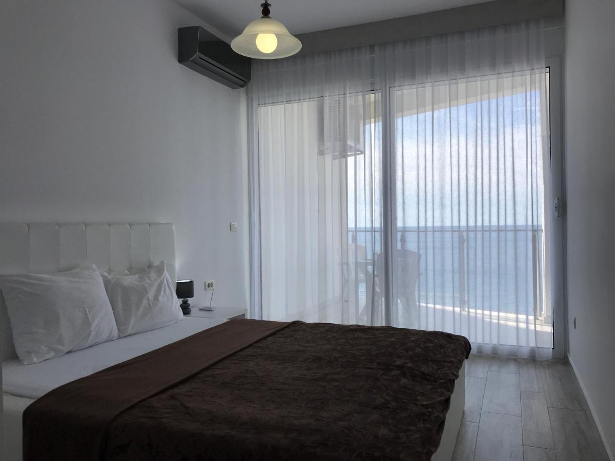First Line Of The Sea 1 Apartment Dobra Voda Exterior photo